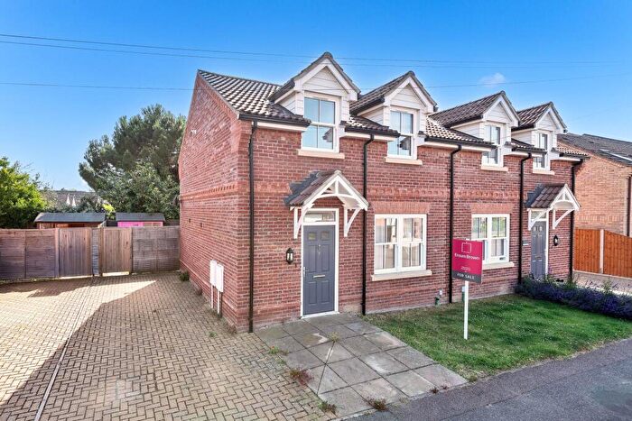 2 Bedroom Semi-Detached House For Sale In Drinkwater Close, Newmarket, CB8