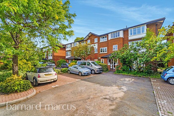 2 Bedroom Flat To Rent In Kingsworthy Close, Kingston Upon Thames, KT1