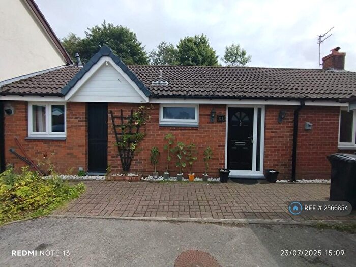 2 Bedroom Bungalow To Rent In Hollow Vale Drive, Stockport, SK5