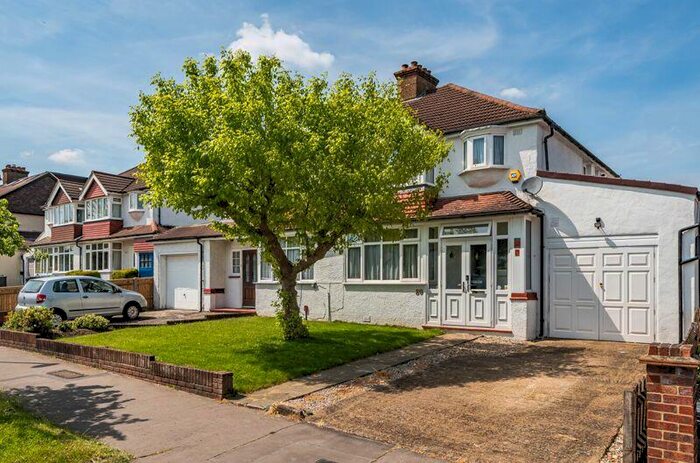 4 Bedroom Semi-Detached House To Rent In Mount Park Avenue, South Croydon, CR2