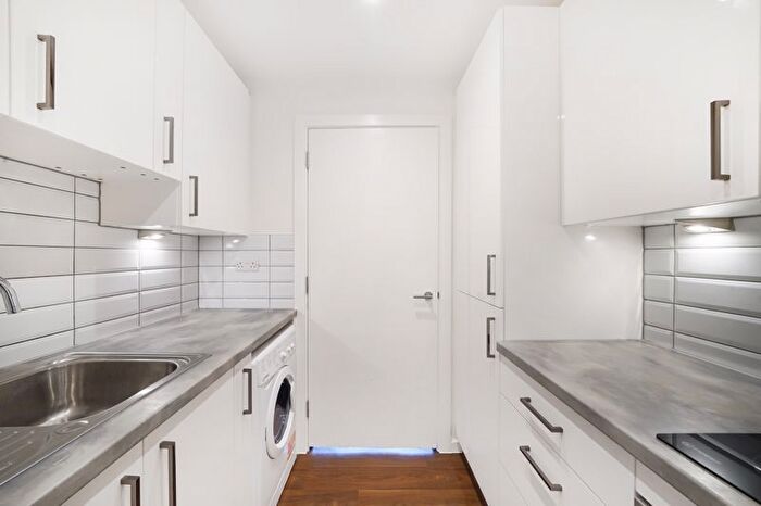 2 Bedroom Flat To Rent In Albert Road, London, E16