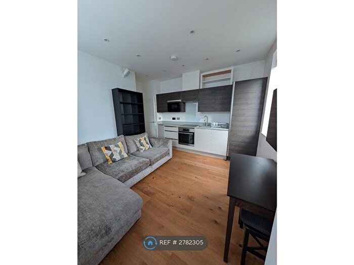 1 Bedroom Flat To Rent In Circa Apartments, Harlington, Hayes, UB3