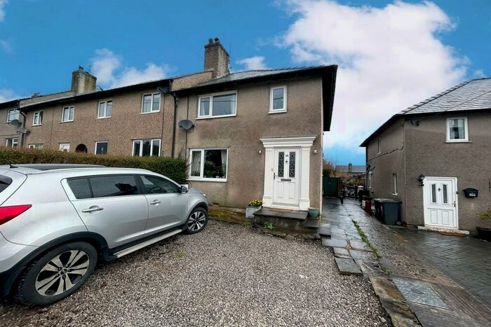 3 Bedroom End Of Terrace House For Sale In Meadow Avenue, Peak Dale, Buxton, SK17