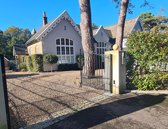 2 Bedroom Apartment To Rent In Heathview Road, Keston, BR2