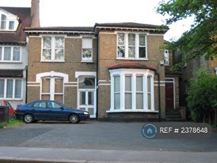 2 Bedroom Flat To Rent In Lower Addiscombe Road, East Croydon, CR0