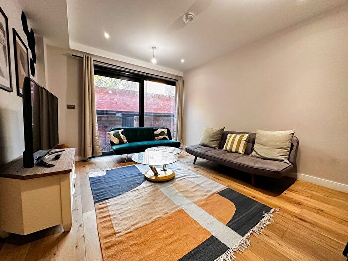 3 Bedroom Flat To Rent In Causton Road, Highgate, N6