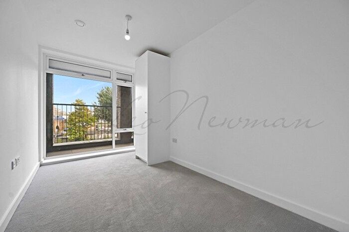 3 Bedroom Flat To Rent In Caroline Street, Limehouse, E1
