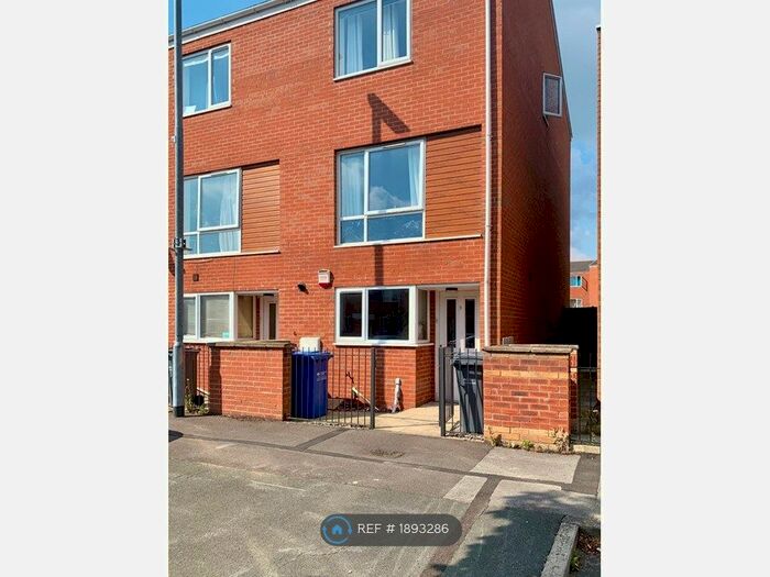 3 Bedroom Semi-Detached House To Rent In Hatchley Street, Manchester, M13