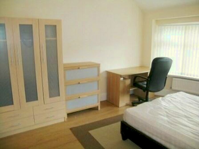 4 Bedroom Terraced House To Rent In Mauldeth Road, Fallowfield, M14