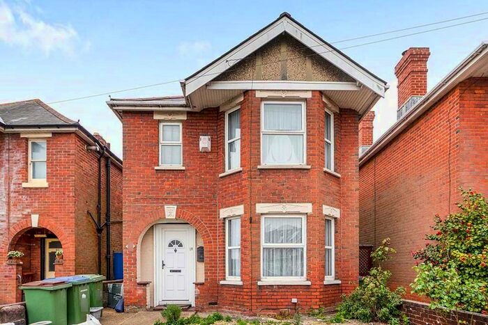 3 Bedroom Detached House To Rent In Langhorn Road, Southampton, SO16