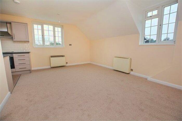 2 Bedroom Flat To Rent In High Street, Chalfont St Giles, Chalfont St Giles, HP8