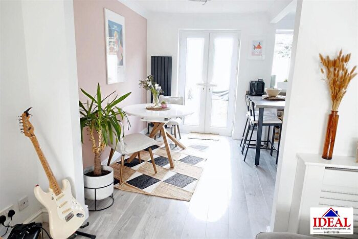 3 Bedroom Detached House For Sale In Clarks Court, Adwick-Le-Street, Doncaster, DN6