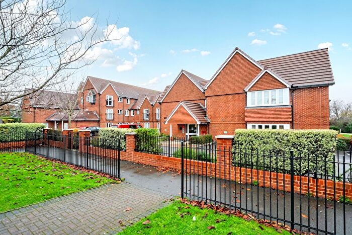 1 Bedroom Flat For Sale In White Fields Court, Manley Close, Whitfield, CT16