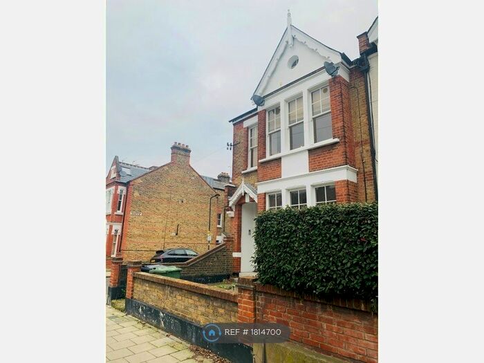 2 Bedroom Flat To Rent In Crescent Lane, London, SW4