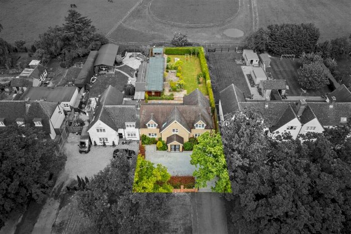 4 Bedroom Semi-Detached House For Sale In Park Lane, Old Knebworth, SG3