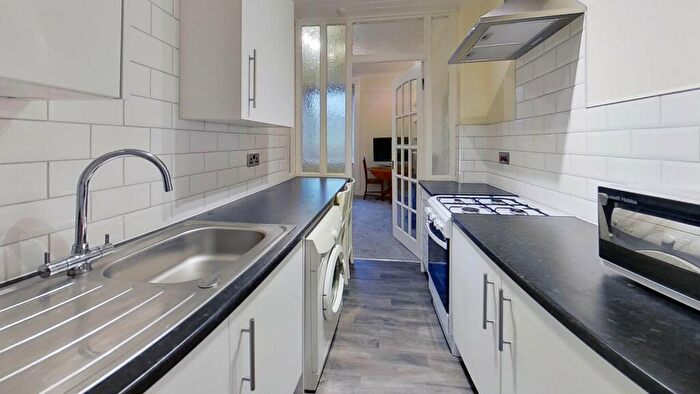 1 Bedroom Flat To Rent In Peffer Bank, Edinburgh, EH16