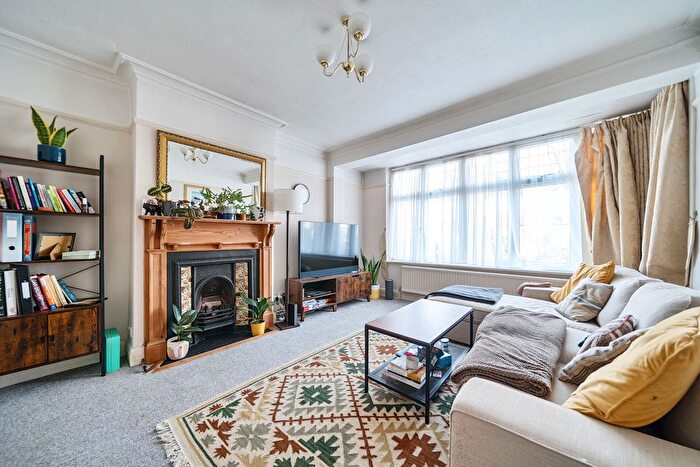 3 Bedroom End Of Terrace House For Sale In Glanville Road, Bromley, Kent, BR2
