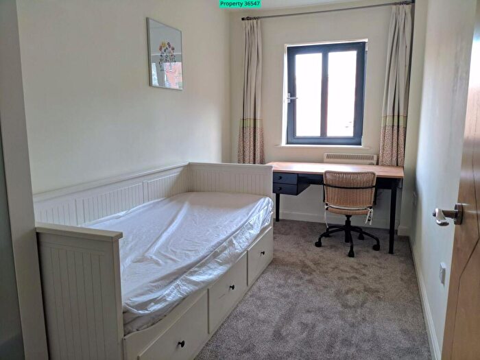 2 Bedroom Apartment To Rent In Newhall Court, George Street, Birmingham, B3