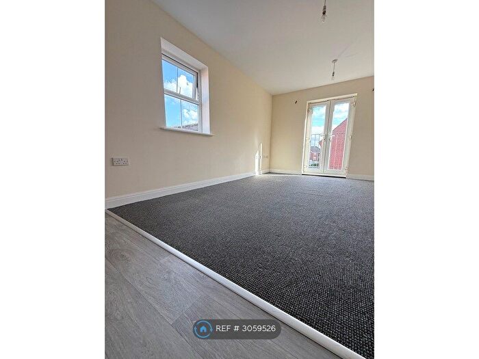 2 Bedroom Flat To Rent In Great Sankey, Warrington, WA5