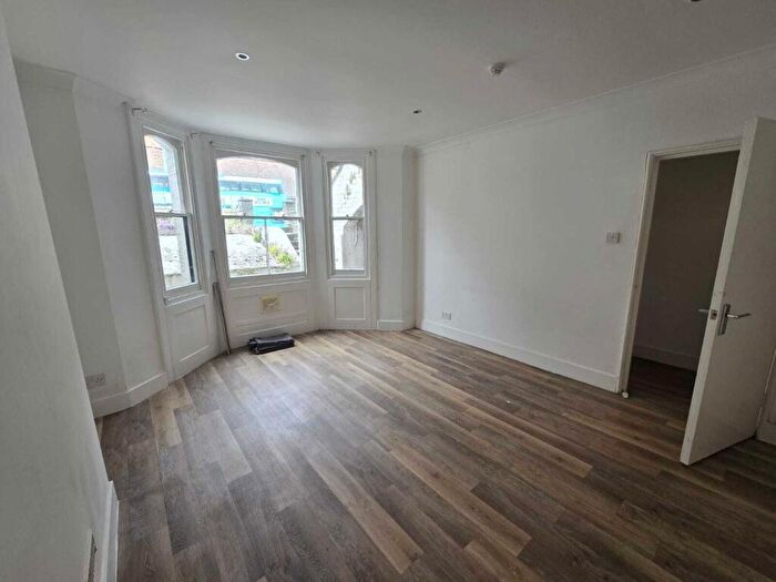 1 Bedroom Flat To Rent In Gladstone Terrace, Brighton, BN2