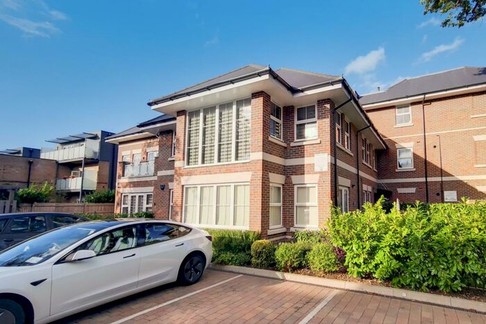 2 Bedroom Flat To Rent In Alpine House, Stanmore, HA7