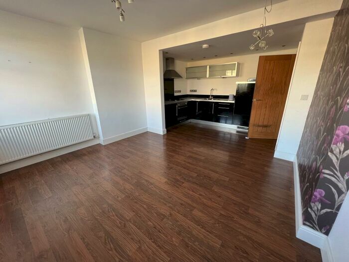 2 Bedroom Flat To Rent In Yeovil Town Centre, BA20