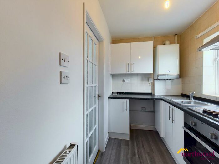 1 Bedroom Flat To Rent In Goldenhill Road, Fenton, ST4