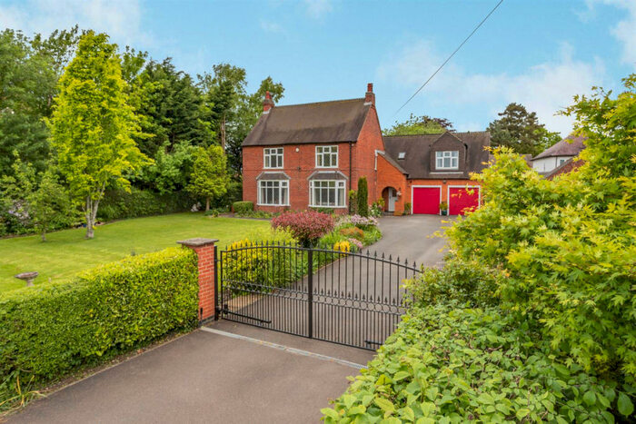 4 Bedroom Detached House For Sale In Derby Road, Ashbourne, Derbyshire, DE6