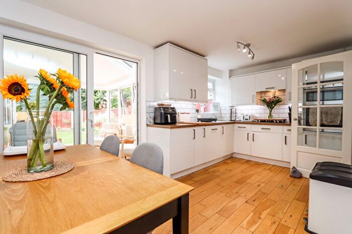 3 Bedroom Terraced House For Sale In Chard Road, Clevedon, BS21