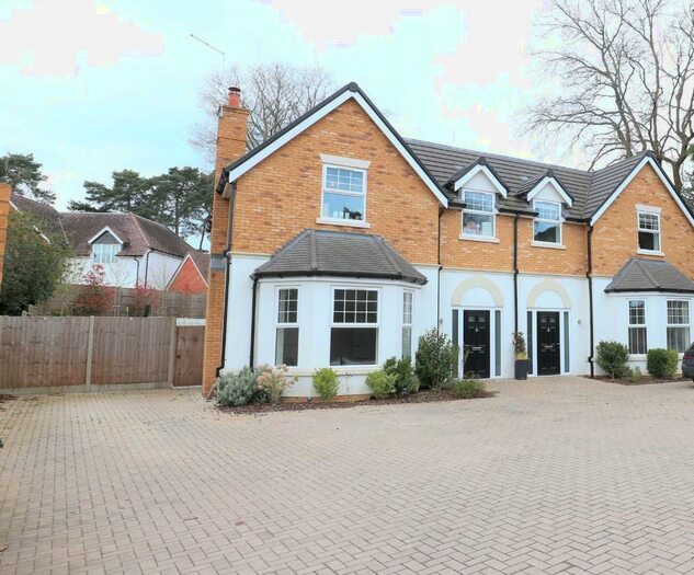 4 Bedroom Semi-Detached House To Rent In Calvin Close, Camberley, Surrey, GU15