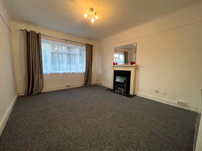 1 Bedroom Apartment To Rent In Hulse Lodge, Banister Park, SO15
