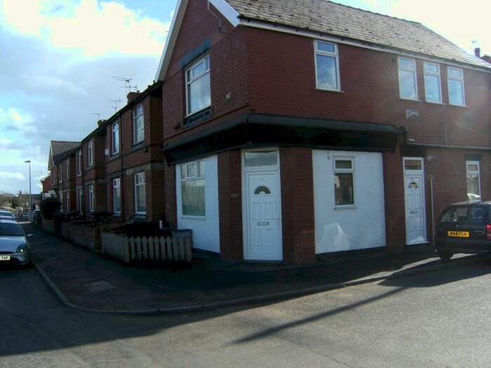 3 Bedroom Flat To Rent In Stanley Road, Ellesmere Port, Cheshire., CH65