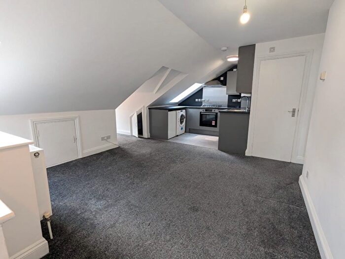 1 Bedroom Flat To Rent In Brondesbury Villas, Queens Park, NW6
