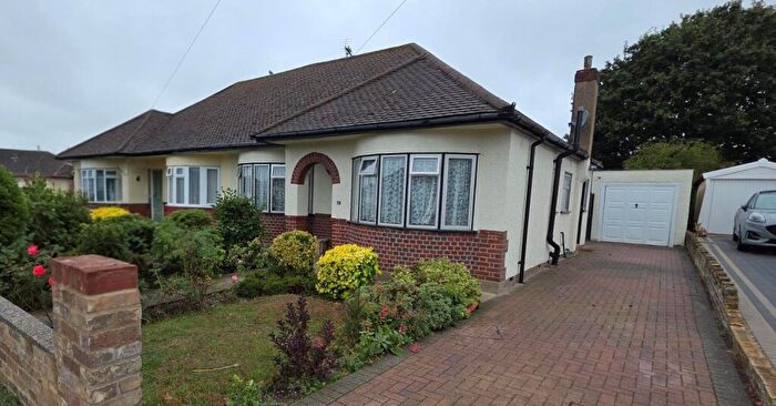 2 Bedroom Semi-Detached Bungalow For Sale In Leigh Heights, Hadleigh, Benfleet, Essex, SS7