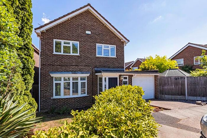 4 Bedroom Detached House For Sale In Monterey Close, Bexley, DA5