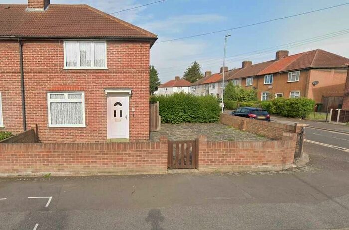 3 Bedroom End Of Terrace House To Rent In Croppath Road, Dagenham, RM10