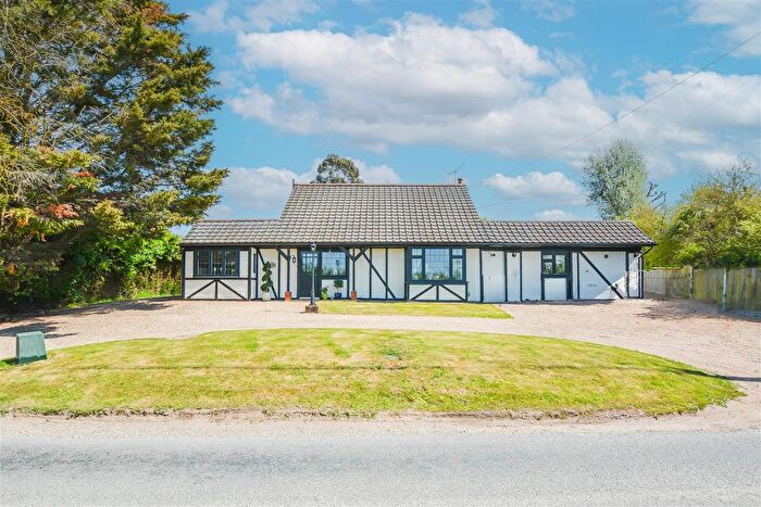 4 Bedroom Detached House For Sale In Lower Dunton Road, Bulphan, Upminster, RM14