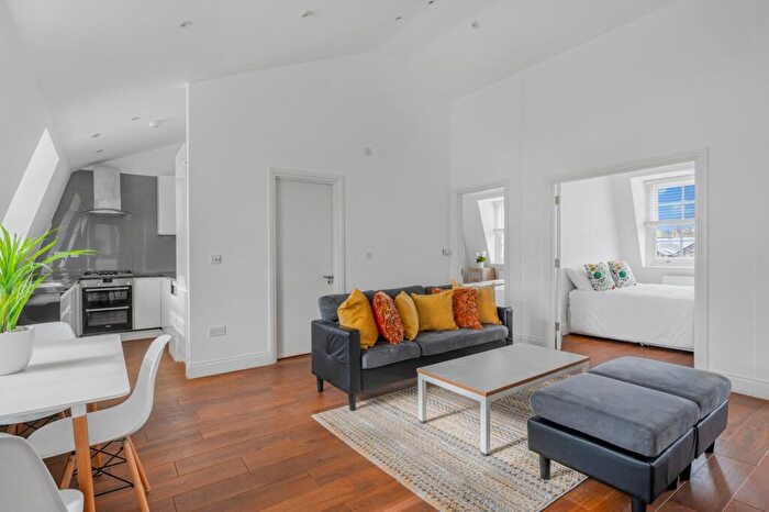 3 Bedroom Flat For Sale In Danbury Street, Angel, N1