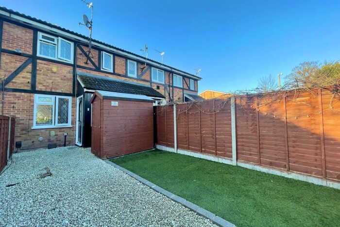 1 Bedroom Property To Rent In Ingleside, Colnbrook, Slough, SL3