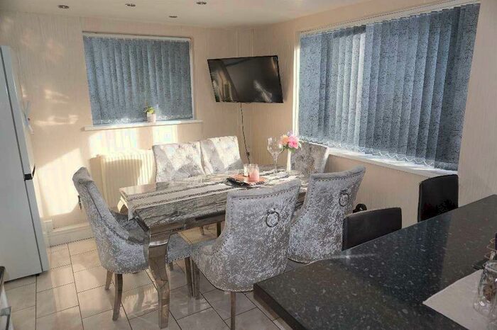 3 Bedroom End Of Terrace House To Rent In Rockwood Close, Huddersfield, HD2