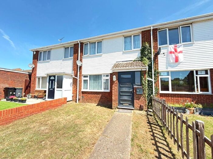 3 Bedroom Terraced House For Sale In Seaford Close, Stopsley, Luton, Bedfordshire, LU2