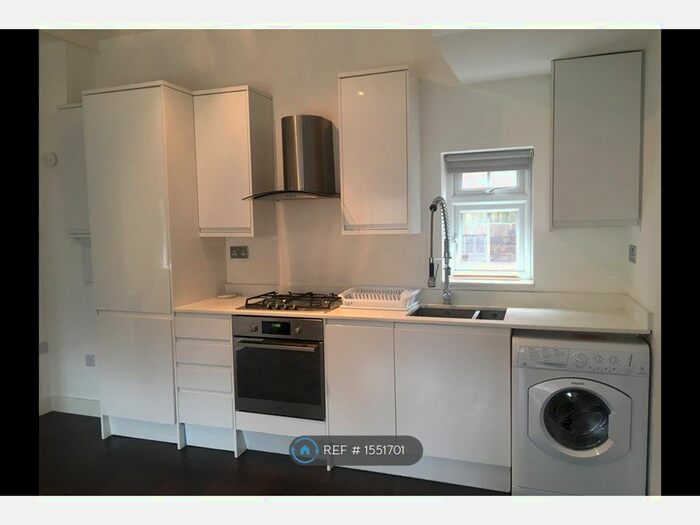 1 Bedroom Flat To Rent In North Finchley, London, N12