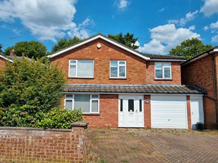 4 Bedroom Detached House For Sale In Hall Gardens. Colney Heath. St Albans., AL4