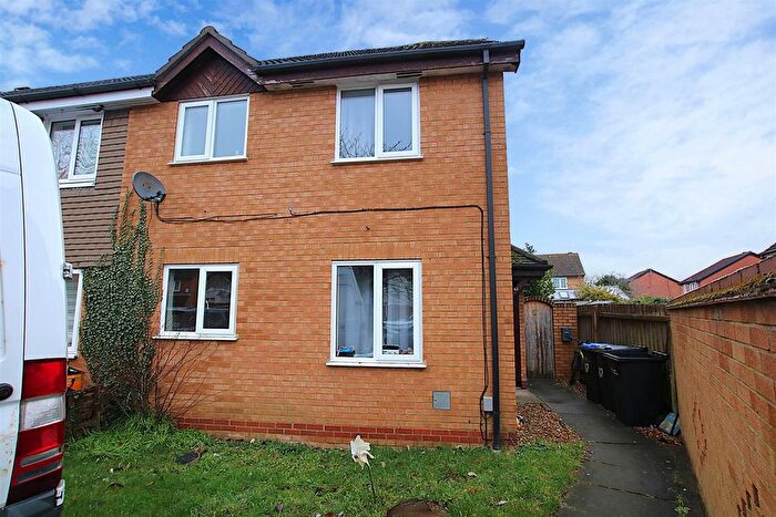 1 Bedroom Terraced House For Sale In Longford Avenue, Little Billing, NN3