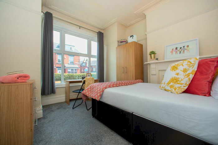 6 Bedroom Property To Rent In Chestnut Avenue, Hyde Park, Leeds, LS6