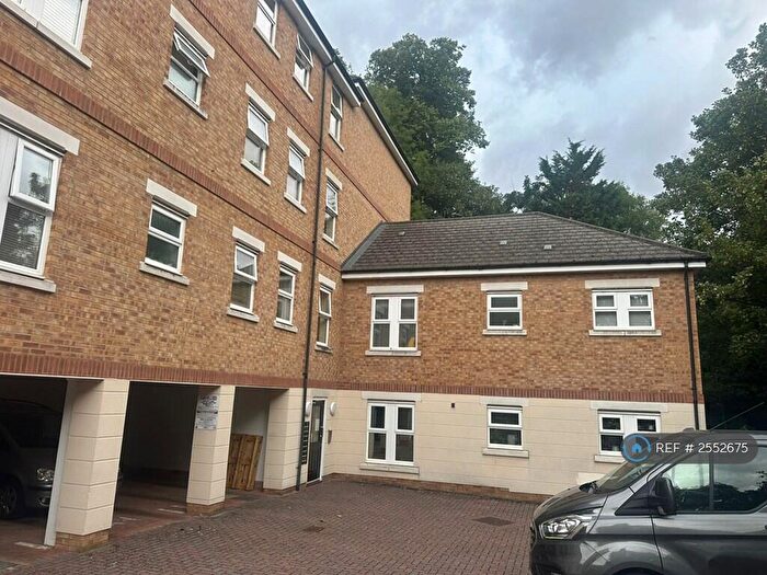2 Bedroom Flat To Rent In Adrian Close, Hemel Hempstead, HP1