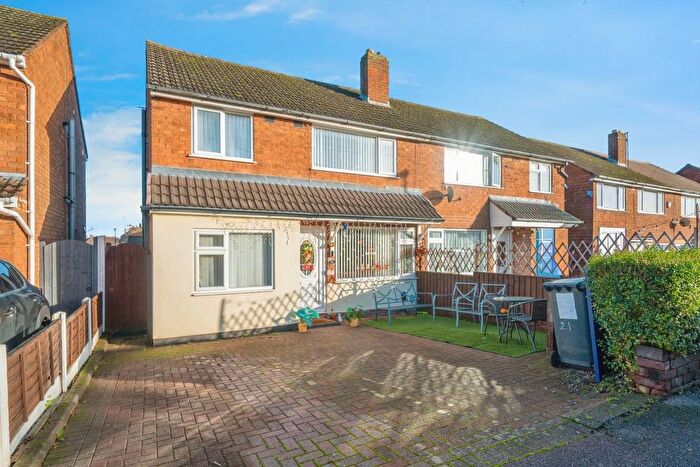 3 Bedroom Semi Detached House For Sale In Leyfields, Lichfield, WS13