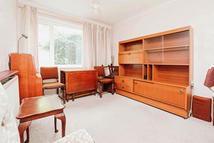 3 Bedroom Terraced House For Sale In Nearmoor Road, Shard End, Birmingham, B34