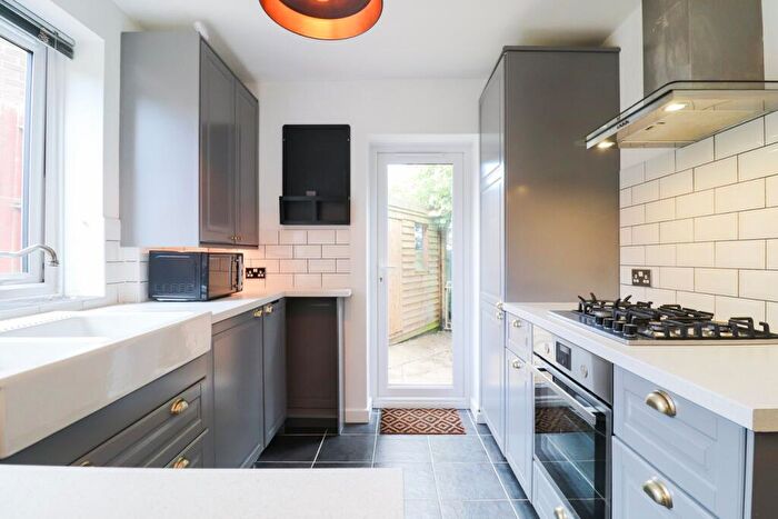 2 Bedroom Ground Maisonette To Rent In London Road, Northampton, NN4