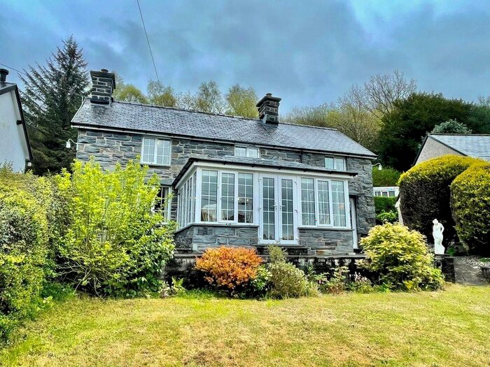 3 Bedroom Detached House For Sale In Aberangell, Machynlleth, Powys, SY20
